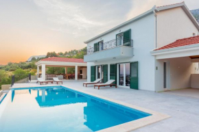 Secluded house - guaranteed privacy - heated pool